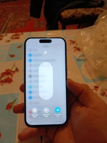 Fly: IPhone 15 Pro, Natural Titanium — 5