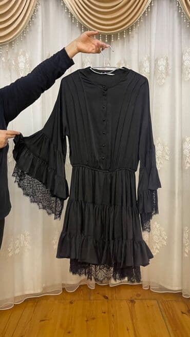 sade donlar: Qara Ziyafət Donu Rəng: Qara Vəziyyət: Yalnız 1 dəfə geyinilib — 1