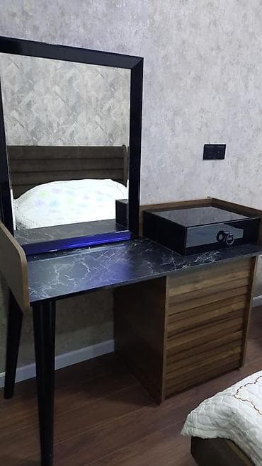 makyaj masa: Açılmayan, Mərmər, Dördbucaq masa — 1