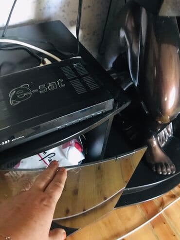 ikinci əl şifanerlər: İşlənmiş, Düz TV altlığı, Polkalı, Şüşəli, Belarusiya — 8