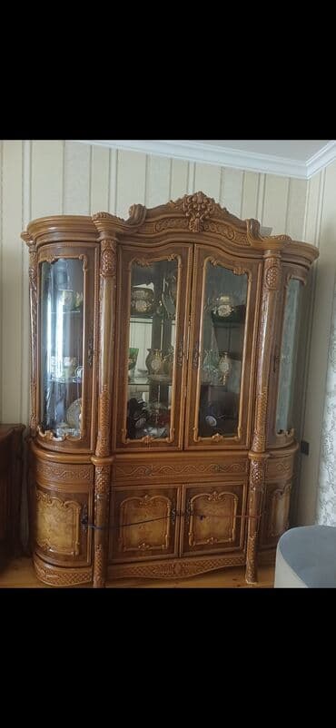 köhnə mebellərin qəbulu: İşlənmiş, Dolab, Kredit yoxdur, Malayziya — 2