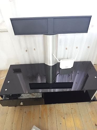ULTIMATE markalı televizor stendi Əla vəziyyətdədir Ölçü: Eni 48sm — 2