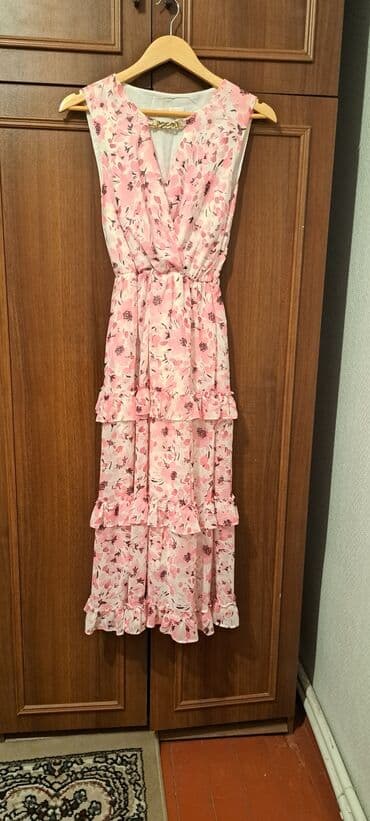 the ordinary mehsullari: 100azna alınıb.Cəmi 1dəfə toya geyinilib pencək yenidir geyinilməyib — 2