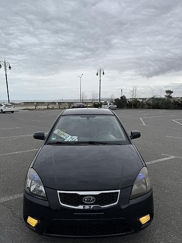 avtobus satilir: Kia Rio: 1.4 l | 2009 il Hetçbek — 1