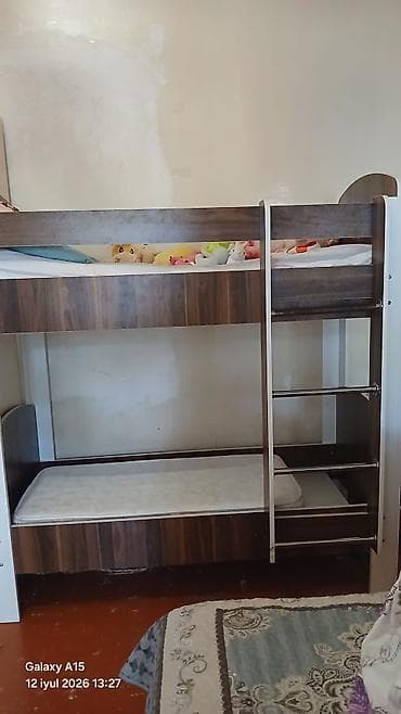 Дом и сад: İki mərtəbəli uşaq/yataq çarpayısı - Material: ağ-qəhvəyi laminat — 1