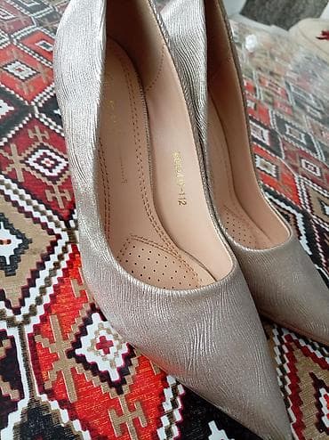 Gümüşü rəngli qadın tuflisi – klassik “stiletto” model - Rəng: metalik