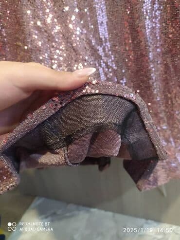 Paltolar: İdeal vəziyyətdədir. 1 dəfə geyilib. Baha alınıb 150 m. dar olduğu — 2