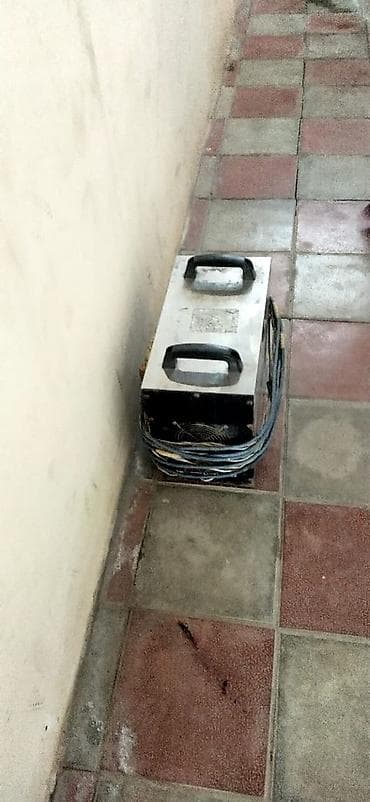 avtomobil kompressor ustasi: 0558200048 - Güclü metal korpus, üst hissədə iki ədəd daşıma dəstəyi — 1