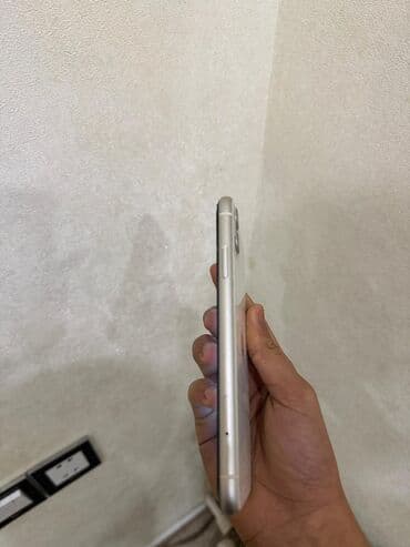 iphone se telefon: IPhone 11, 64 GB, Ağ, Simsiz şarj — 3