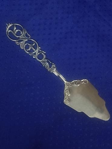 novruz bezeyi: Metal tort/piroq spatulası – naxışlı dəstəkli - Material: metal — 2