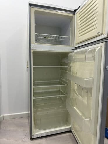 ВАЗ (ЛАДА): 2 двери Beko Холодильник Продажа, цвет - Серебристый — 2