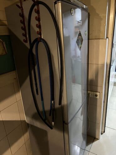 no frost soyuducu: İşlənmiş 2 qapılı Swizer Soyuducu Satılır, rəng - Boz, Dolab içi — 3