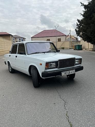 vaz 2105 karbirator: VAZ 2107, ağ rəng, sedan kuzov. Arginal benson Qabag sağ krıla ksok — 2