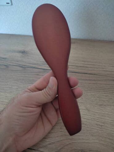 kəpənək darağ: Daraq. Saçları düz edir. Ümumi 22 sm, fırça hissəsi 10 sm, 6 sm eni — 8