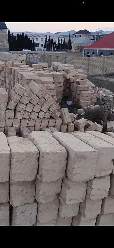 mekteb levazimatlari: Yarm tikili ev hal hazırada kürsüdədir üvimimizin 3tərəfi Gəncə Şəhər — 7