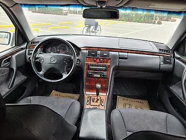 Avtomobil satışı: Mercedes-Benz E 220: 2.2 l | 2000 il Sedan — 4