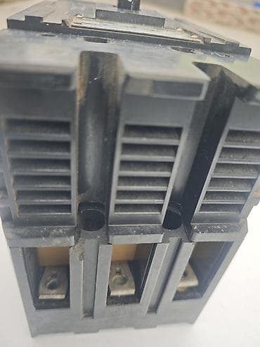 Təmir və tikinti: Məhsul: Sənaye tipli avtomatik açar (3 faza) Texniki xüsusiyyətlər: - — 8