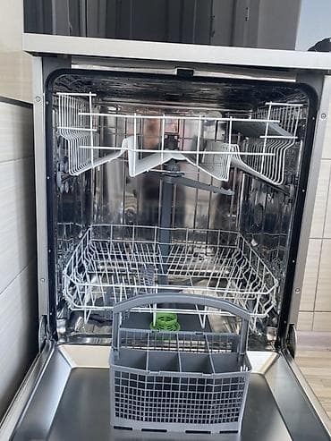 Zanussi elektrik sobası + Schaub Lorenz qabyuyan maşın. Soba 220 — 3
