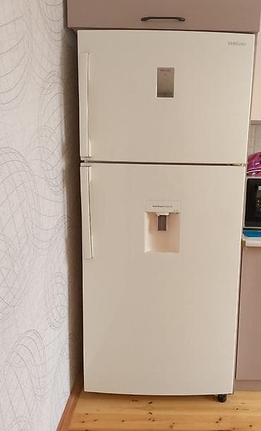 souducu: Yeni 2 qapılı Samsung Soyuducu Satılır, rəng - Ağ, Təkərli — 1
