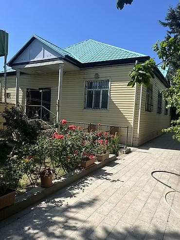 Həyətyanı sahəsi olan fərdi ev - Bir mərtəbəli, eyvanlı şəxsi ev. -