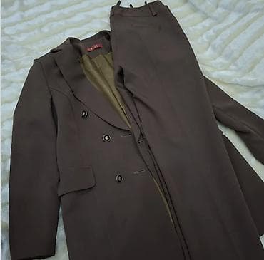 Qadın kostyumu – şokolad rəngi - İki hissə: uzun ikiqat düyməli blazer