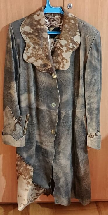 Qadınlar üçün uzun dəri/papaq dərisindən hazırlanmış paltok-kürk