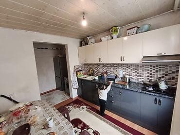 razın: Satilir:4 otaqlı mənzil heyet evi.Oz şexsi evimdir.3 yataq otagi,1 — 6