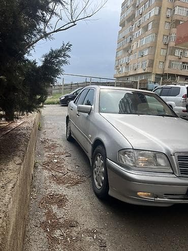 akumlyator alisi: Mercedes-Benz C-Class: 2.2 l | 1996 il Sedan — 3
