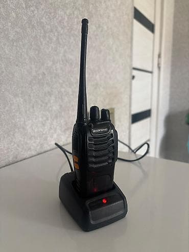 ucuz smartfonlar: Baofeng portativ iki­saylı (walkie‑talkie) radiostansiya 2ededdir — 1