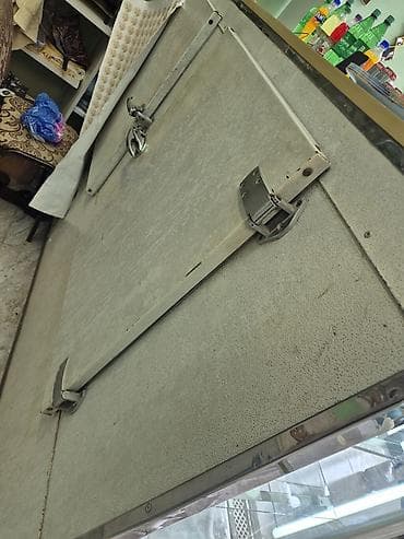 soyuducu termos: Vitrin tipli soyuducu tezgah - Şüşə vitrinli, ön baxışlı soyuducu — 3