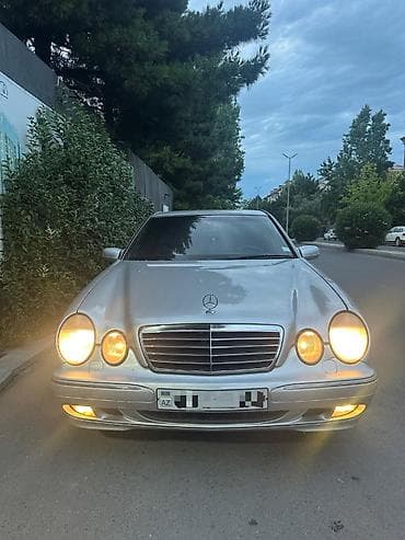 afdamabiler: Mercedes-Benz E 220: 2.2 l | 2000 il Sedan — 5