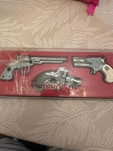 oyuncak tapanca: Uşaq oyuncağı – “Qərb Kovboy Silah Dəsti” Məhsulun tərkibi: - 3 ədəd — 2
