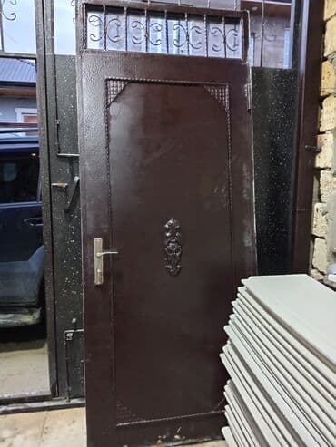 Döşəmə: Mənzil üçün İşlənmiş Giriş qapısı 90x230 sm Çərçivə ilə, Ünvandan götürmə — 1