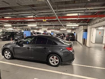 chevrolet cruze qalofka: Chevrolet Cruze sedan – tünd boz rəng, 4 qapı, AZ nömrə nişanı — 1