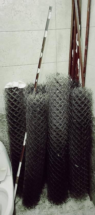 Məhsul: məftil tor (şəbəkə) rulonları və dayaqlar - Növ: romb naxışlı