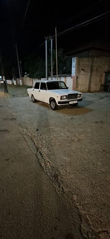 vaz 2107 rolu: Model: Lada Riva/VAZ 2107 sedan Rəng: Ağ Kuzov: 4 qapılı, klassik — 3