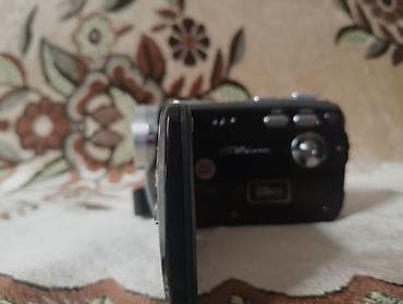 ucuz video kamera: Məhsul: Rəqəmsal videokamera (HD) Xüsusiyyətlər: - 20.0 MP foto — 3