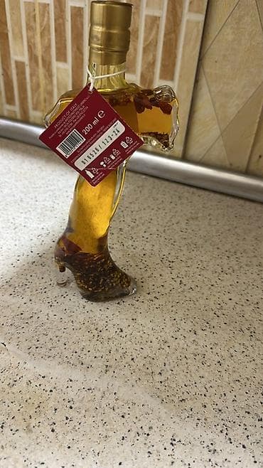 ədviyyat: İtaliyadan dekorativ şüşədə ədviyyatlı zeytun yağı - Həcm: 200 ml — 1