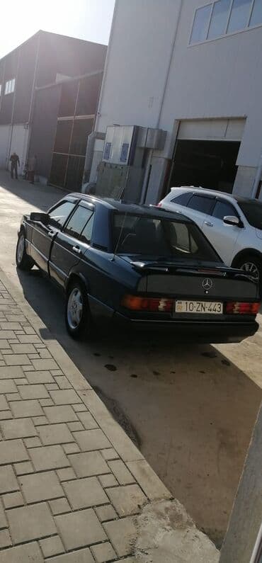 mersedes 208d: Mercedes-Benz 190: 2 l | 1989 il Sedan — 3