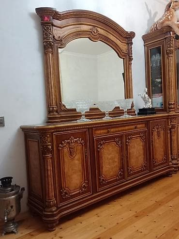 Klassik üslubda bufet və böyük güzgü dəsti - Material: massiv ağac və