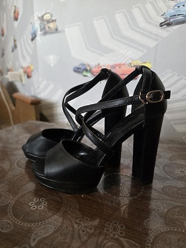 Tuflilər: Qadın yüksək dabanlı sandal – qara rəng az islenmis. real alana — 2
