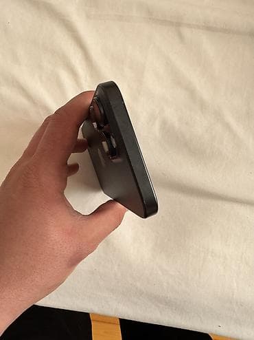 apple 13 mini ikinci el: IPhone 16 Pro Max, 256 GB, Black Titanium — 3