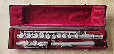 Qarmonlar: Məhsul: Fleyta dəsti Tərkib: - 3 hissədən ibarət klassik konsert — 1