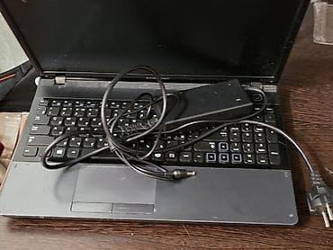 Samsung noutbuk Model: Samsung (15.6 düymlük ekran) Rəng: qara