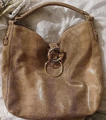 charles keith çanta: Çiyin çantası — 1