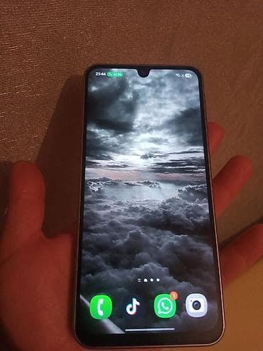 samsung adapter: Samsung Galaxy A17, 128 GB, rəng - Gümüşü, Face ID — 3