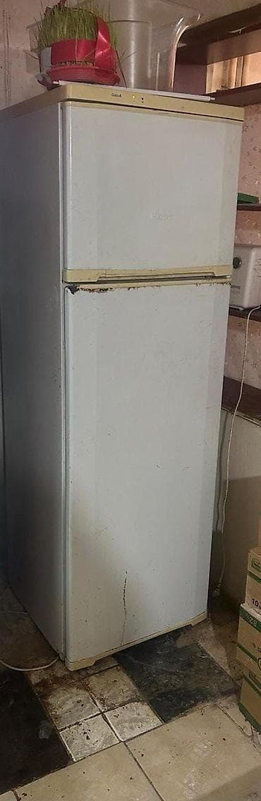 beko: 2 qapılı Beko Soyuducu Satılır, rəng - Gümüşü — 2