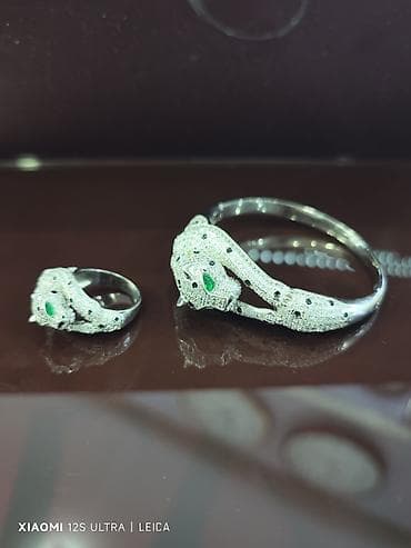 Dəstə daxildir: Üzük, Bilərzik