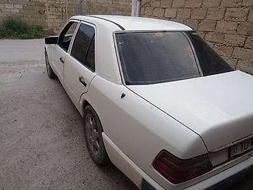 128 style bmw: Mercedes-Benz E-Sinif (W124) sedan - Kuzov: ağ rəng, 4 qapı, orijinal — 2
