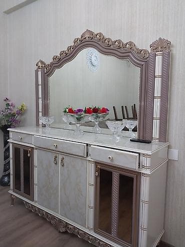 sumqayit divan: Klassik üslubda qonaq otağı və yataq otağı mebel dəsti Qonaq otağı: - — 2